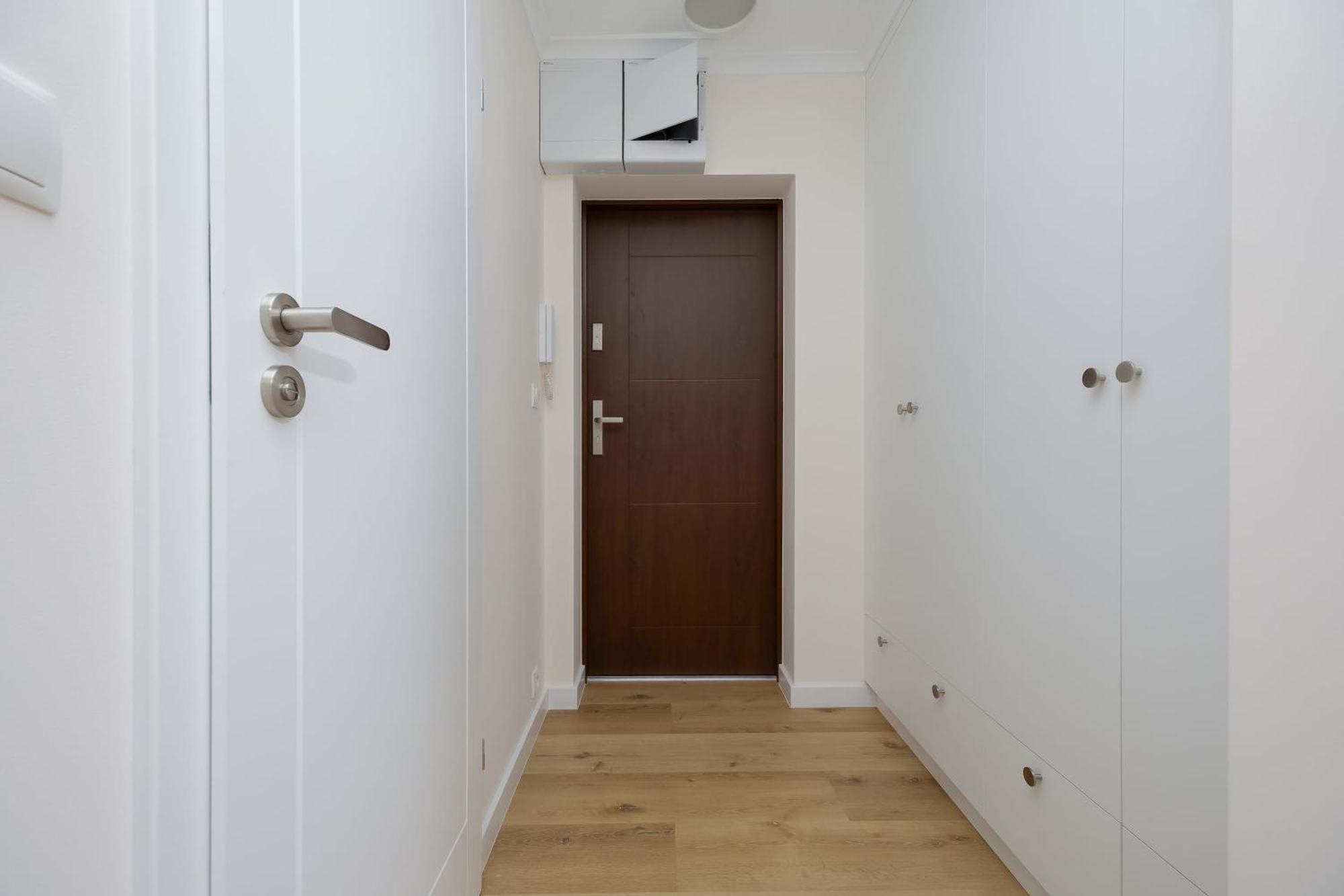 Apartment Bright Cityview With Ac Near Pge Narodowy By Renters Warsaw